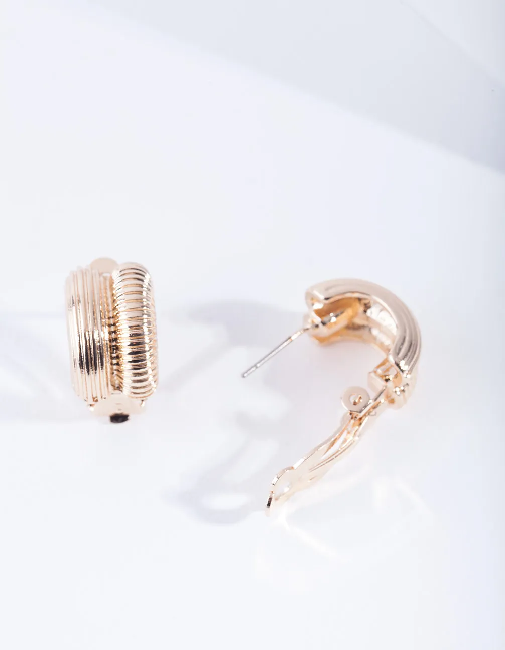 Gold Texture Curve Stud Earrings