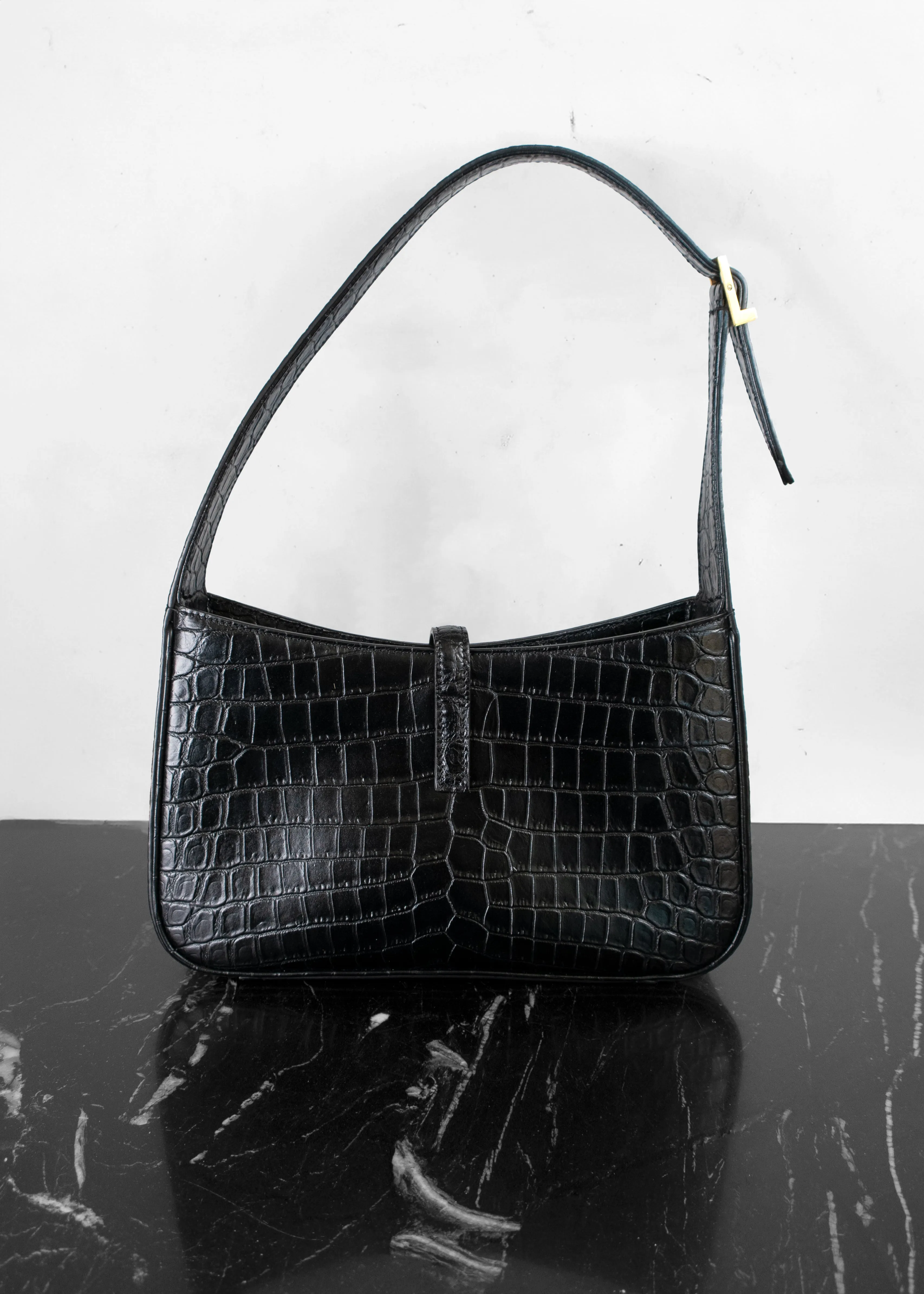 Saint Laurent Le 5 À 7 Leather Handbag