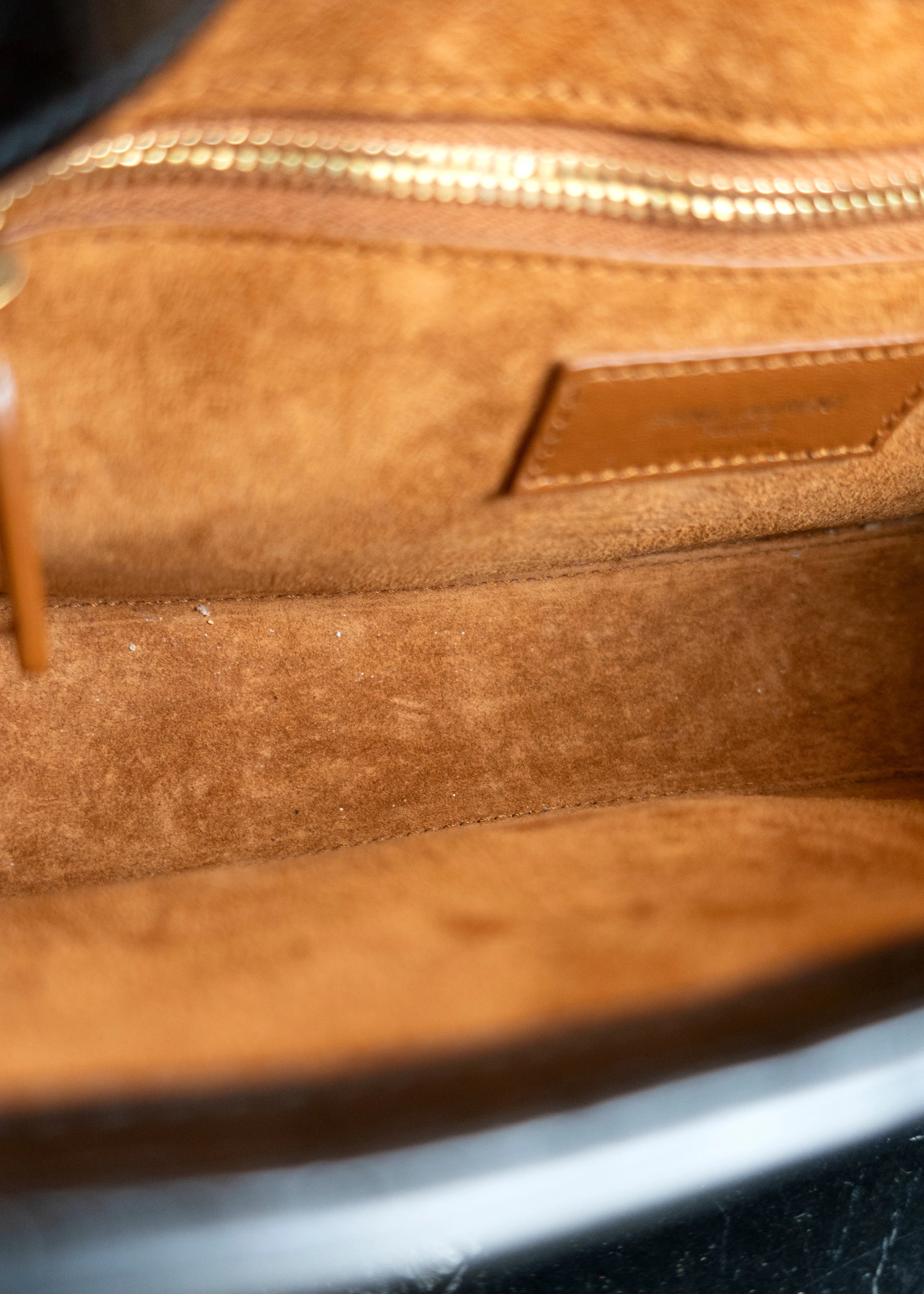 Saint Laurent Le 5 À 7 Leather Handbag