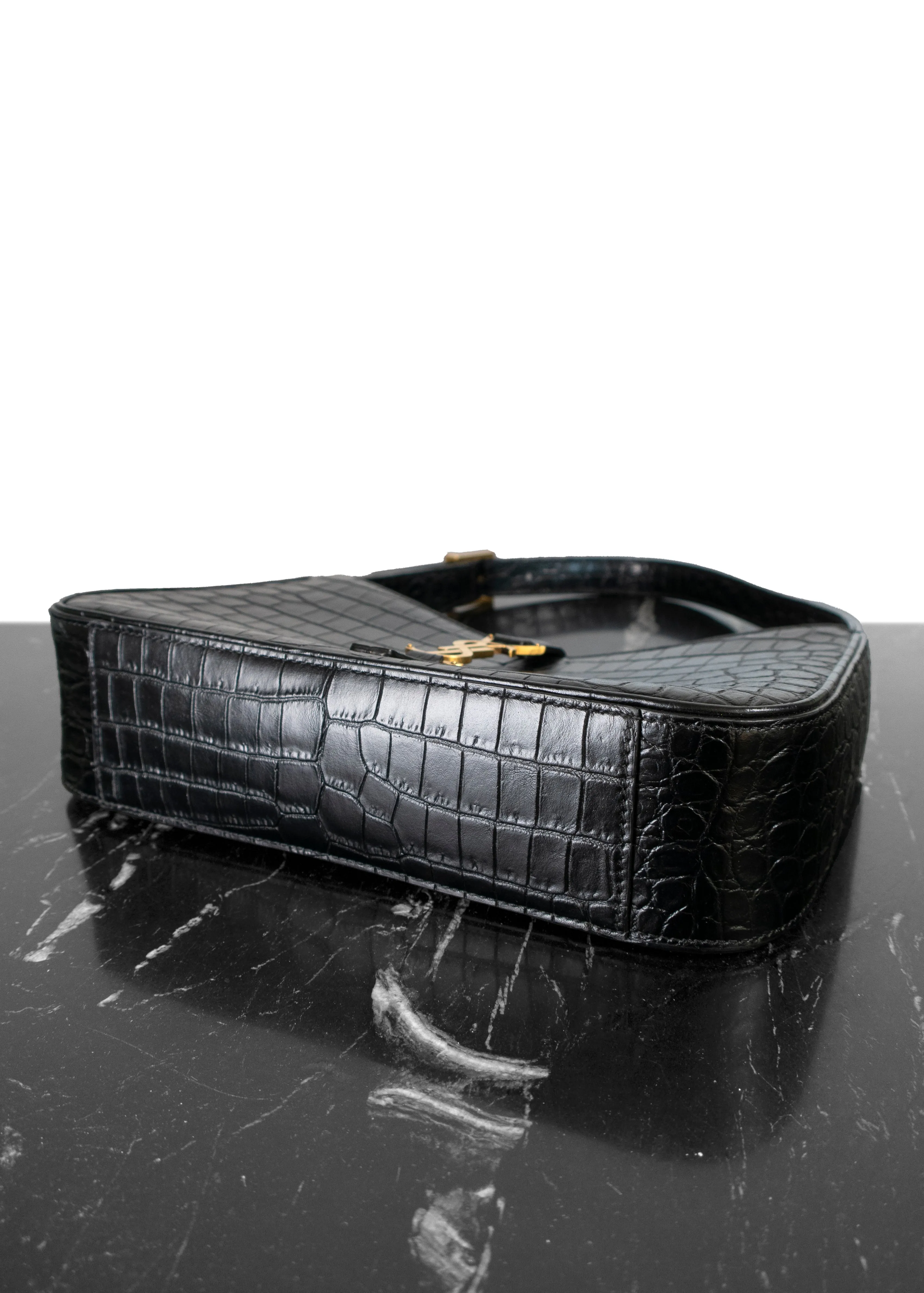 Saint Laurent Le 5 À 7 Leather Handbag