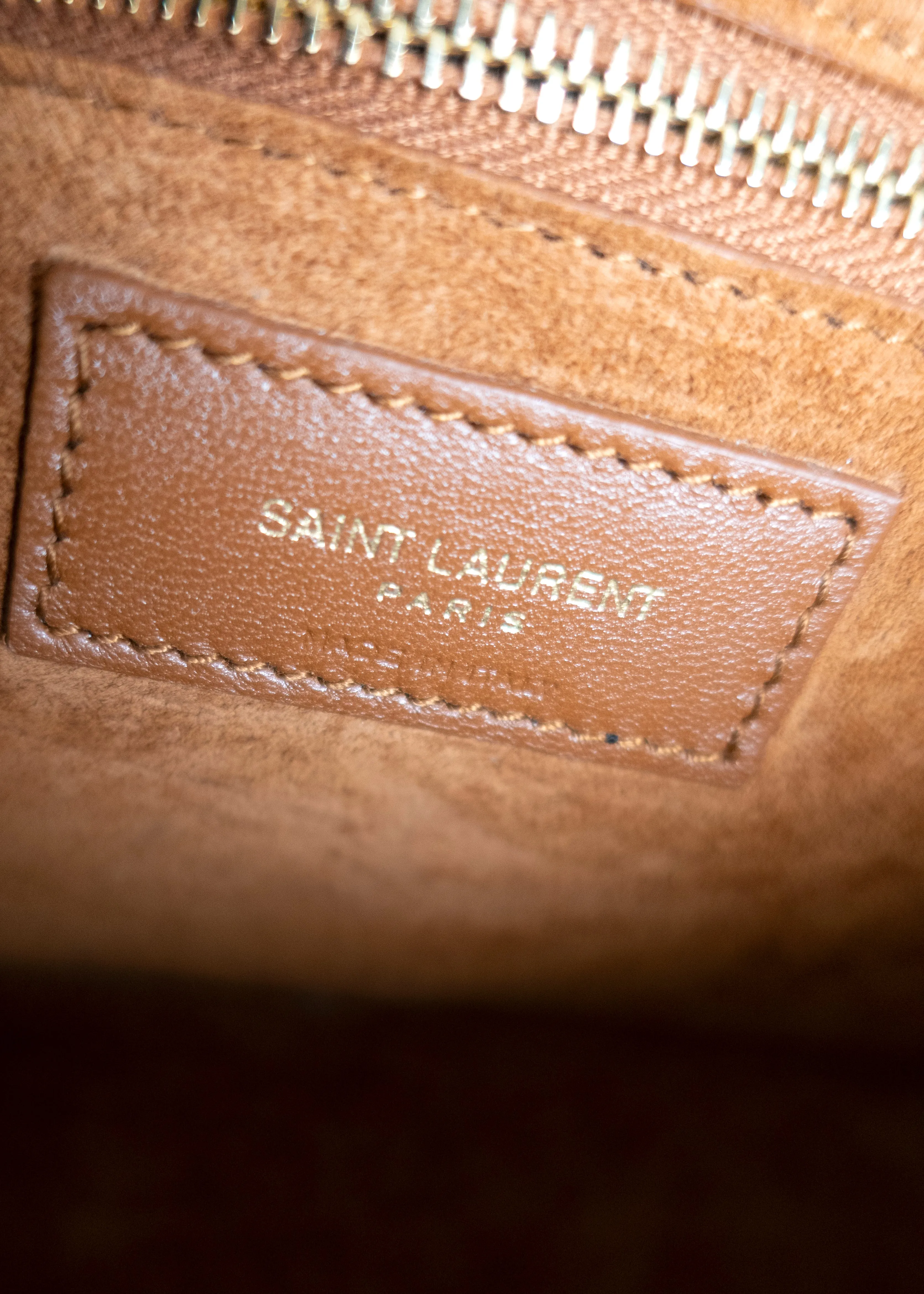 Saint Laurent Le 5 À 7 Leather Handbag