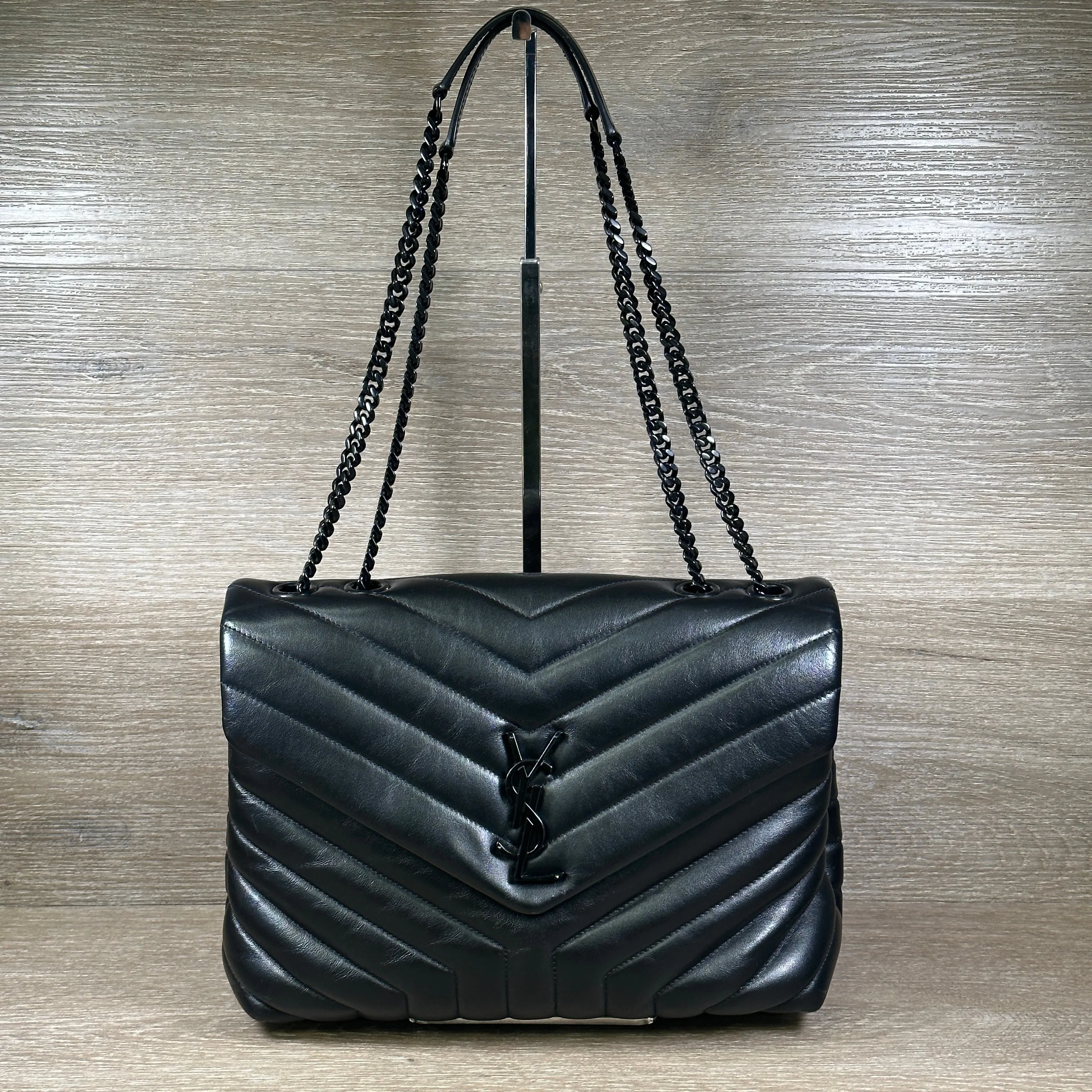 Saint Laurent LouLou Medium in Quilted Leather - Black