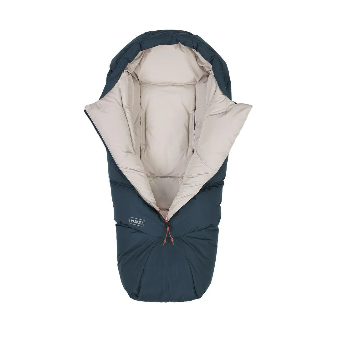 Voksi Adventure North Footmuff - Poppy Blue - Seashell Sand